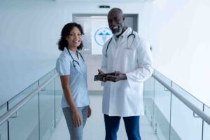 IA nos consultórios médicos: como a inteligência artificial está mudando o atendimento em saúde